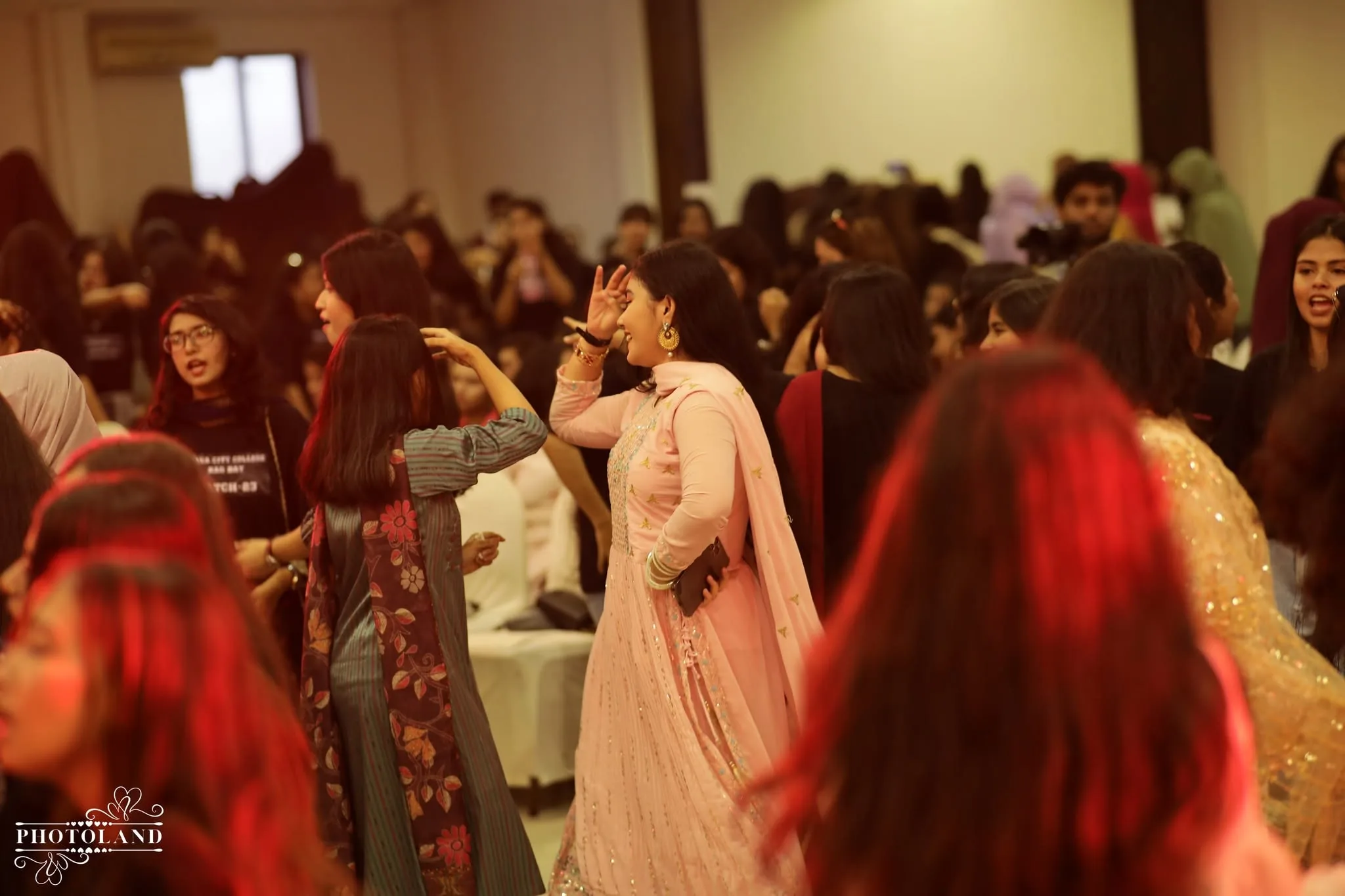 Meherun & Tanvir - moment 4