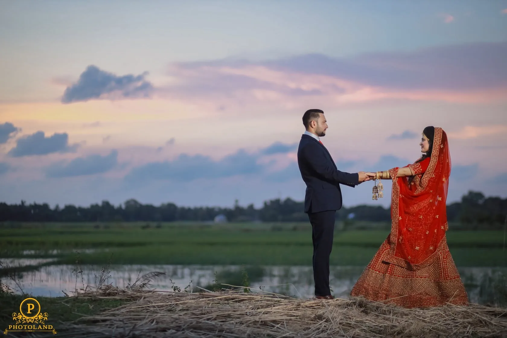 Anika & Rafi - moment 1